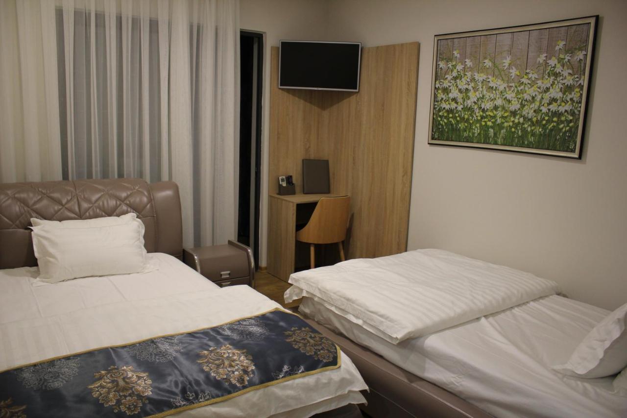 Park Hotel Tirana Yzberishti Exteriér fotografie
